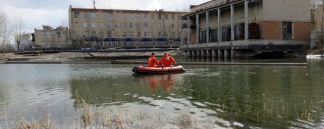 Читинские спасатели извлекли тело мужчины из озера Кенон