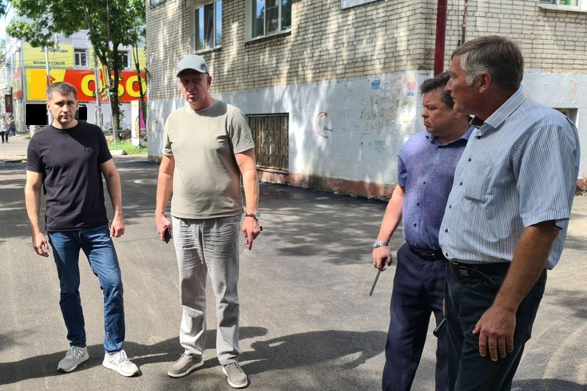 Тротуары и междворовые проезды приводят в порядок в Биробиджане