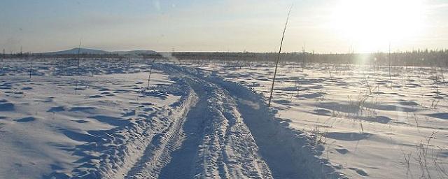 В ЯНАО на двух зимниках запретили движение тяжелого транспорта