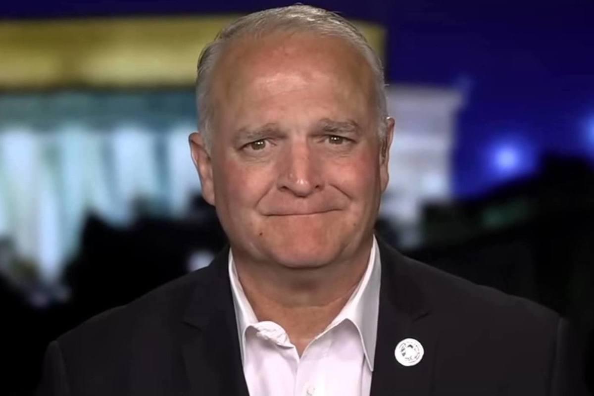 Подполковник США в отставке Дэвис: Киевский режим снабжает наркокартели западным вооружением