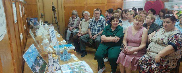 Республиканскую библиотеку КЧР для незрячих и слабовидящих посетила выставка из Ставрополья