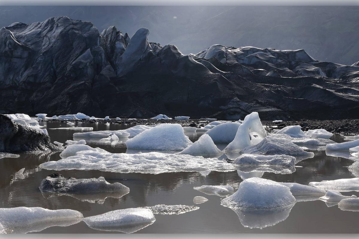 Elbrus began to melt and what does it threaten Russia?