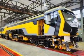 Российские инженеры создали уникальную супермашину для ремонта ж/д путей