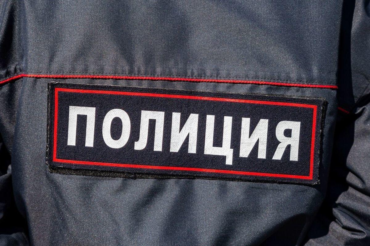 Полиция Уфы задержала у военкомата мужчину с бензином и спичками в руках