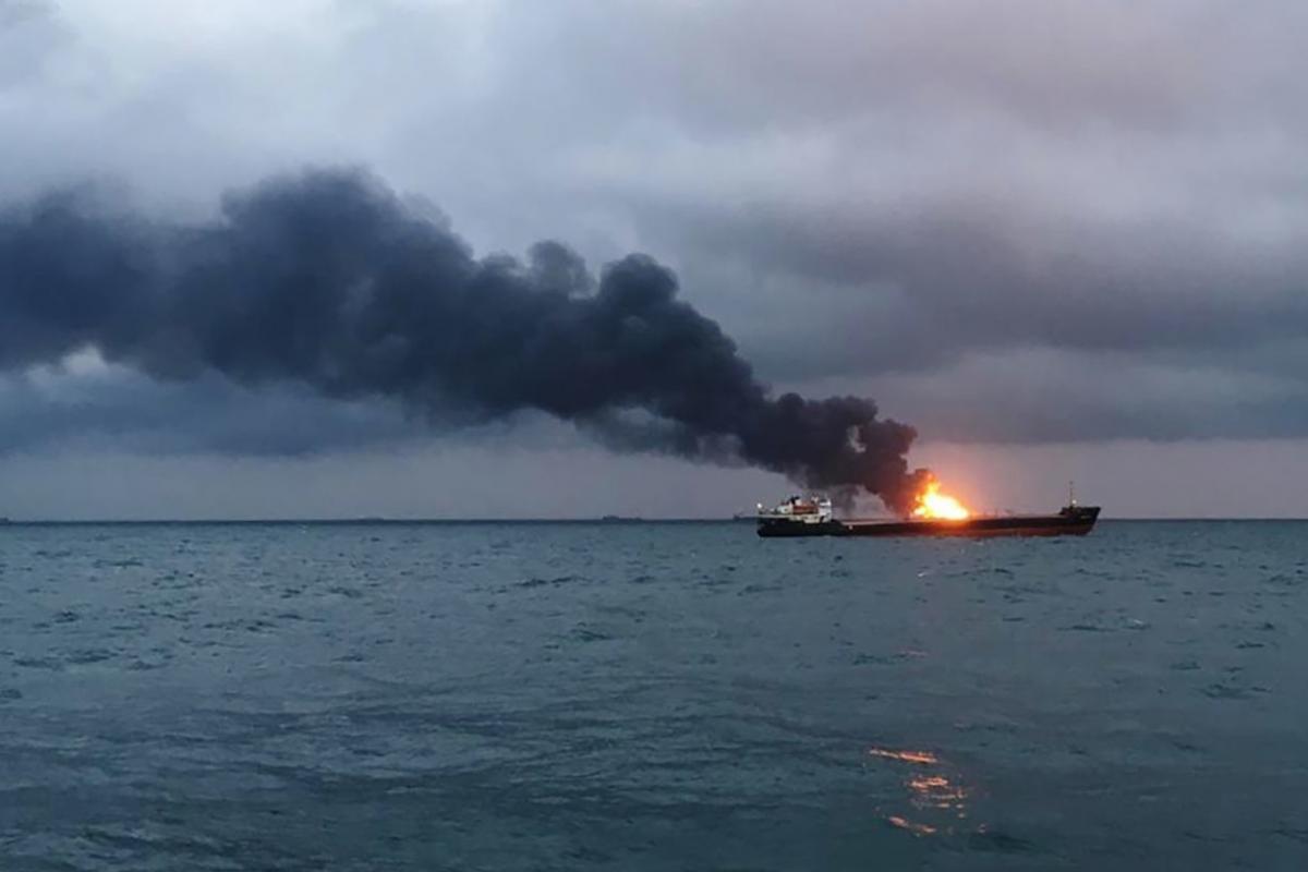Хуситы обстреляли украинское судно в Аденском заливе