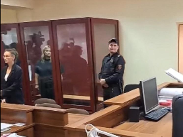 Опекуншу Веронику Наумову, обвиняемую в убийстве 6-летнего Далера Бобиева, обвиняют в 62 преступлениях