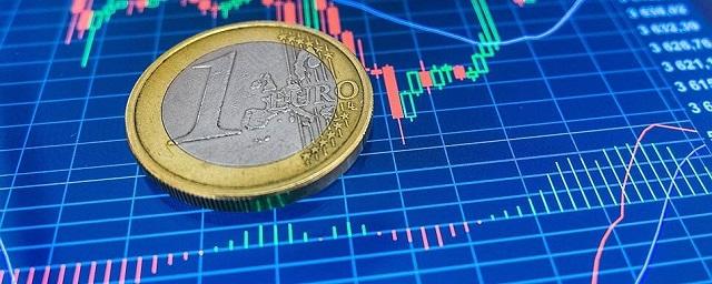 Курс евро в России вырос до 80 рублей впервые с середины мая