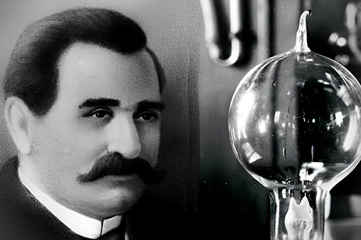 В Тамбове установили плиту в честь изобретателя лампы накаливания