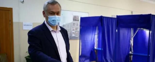 Губернатор Андрей Травников проголосовал на выборах главы Новосибирской области