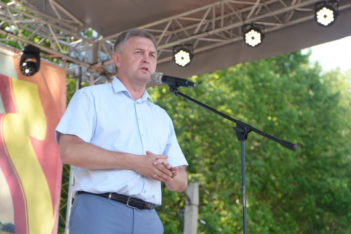 Спикер Заксобрания Кировской области Роман Береснев поздравил жителей с Днем России: Родина в каждом из нас продолжается