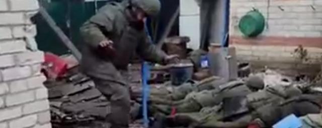 NYT: кадры расстрела российских военнопленных в Макеевке боевиками ВСУ являются подлинными