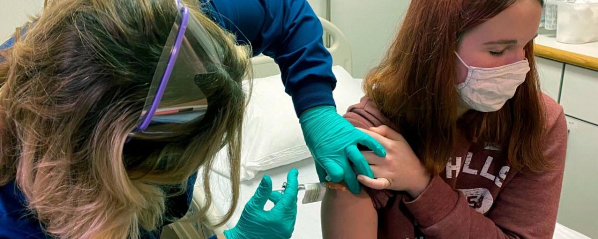 Власти Британии готовы приступить к вакцинации детей 12-15 лет от COVID-19