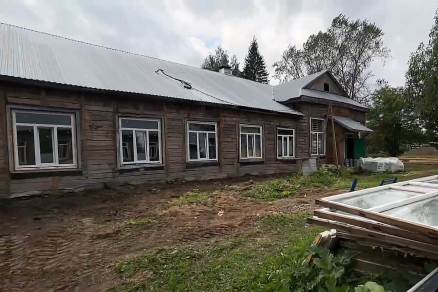 «Подрядчик должен понимать уровень ответственности»: Глава Коми Ростислав Гольдштейн проверил ход капитального ремонта Гурьевской школы в Прилузском районе