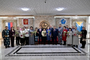 75 лет вместе: в Туве наградили супругов, чья любовь пережила полвека