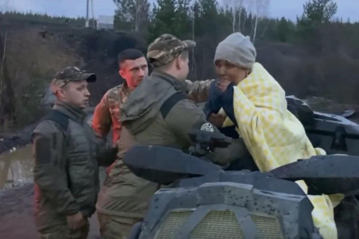 В лесу Челябинской области нашли живой женщину, заблудившуюся 10 дней назад