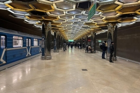 Пассажиров метро Екатеринбурга просят включать телефоны и электронику перед проходом к поездам