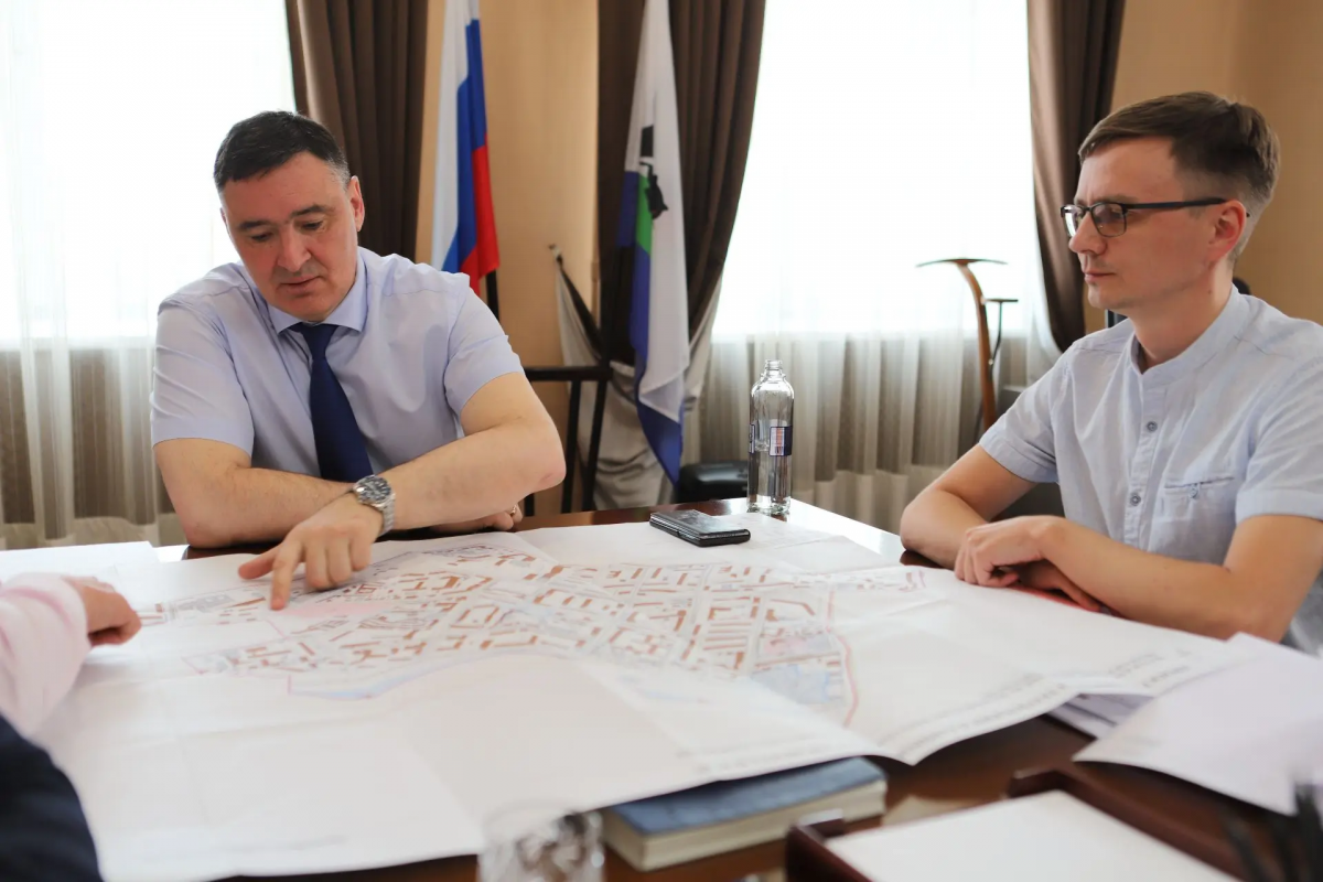 Мэр Иркутска Руслан Болотов утвердил площадку под строительство нового блока гимназии №44 на 800 учеников