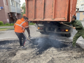 В Городском округе Пушкинский продолжаются работы по ремонту и устранению повреждений на дорогах