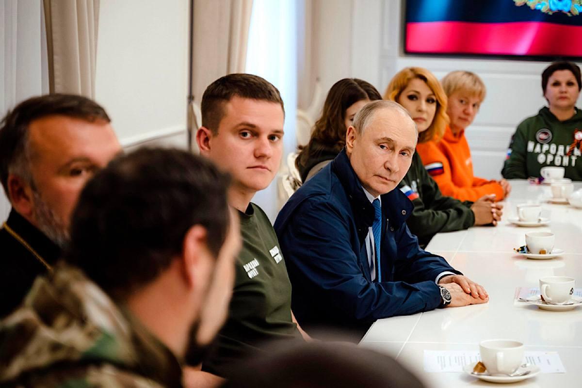 Путин пошутил о желании Хинштейна «все побольше» на встрече в Курске