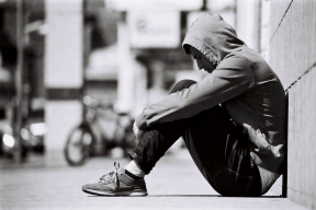 Молодежь активно банкротится в России из-за доступности кредитов и азарта