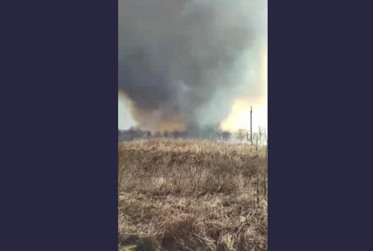 В Приморье на фоне природных пожаров впервые зафиксирован огненный смерч, огонь бушует в Хасанском районе