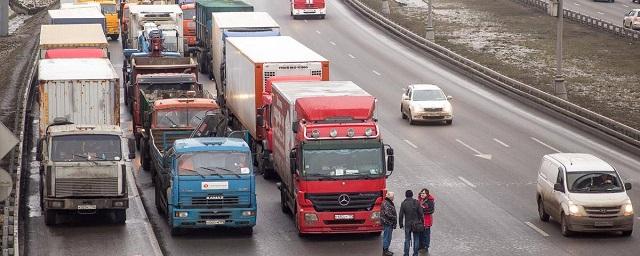 Собянин: Транзит грузовиков тяжелее 12 тонн по МКАД ограничат на постоянной основе