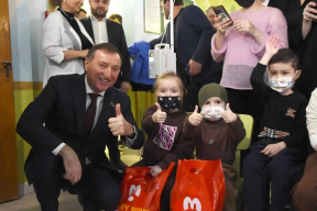 Спикер дагестанского парламента Заур Аскендеров помог приобрести жизненно важные препараты для онкобольных детей