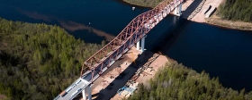 В Ленинградской области мост через Свирь испытают грузовиками на прочность