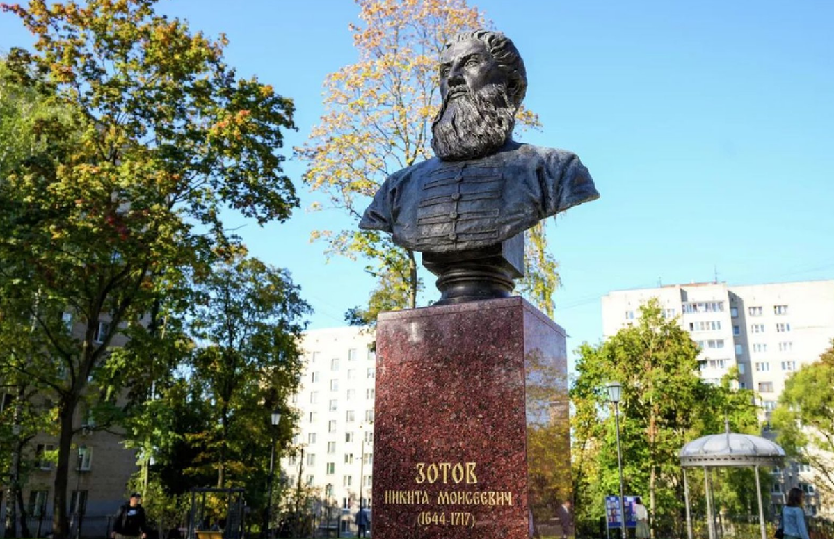 Историк подчеркнул важность исторических памятников для современной России