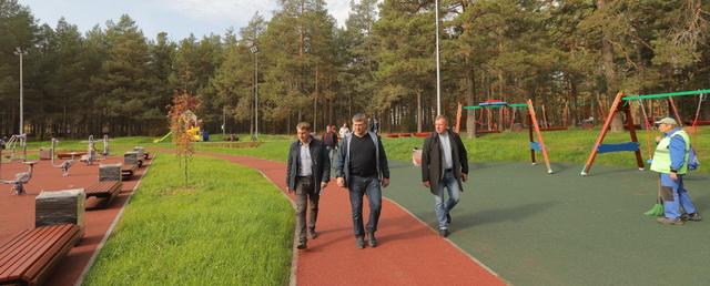Глава Дзержинска проверил работы по благоустройству парка «Утиное озеро»