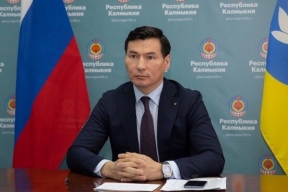 Глава Калмыкии поздравил буддистов с Днем нисхождения Будды Шакьямуни из рая 33 божеств