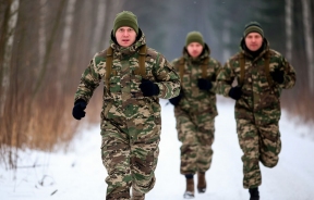 Украинские военные минируют позиции, с которых отступают, в Харьковской области