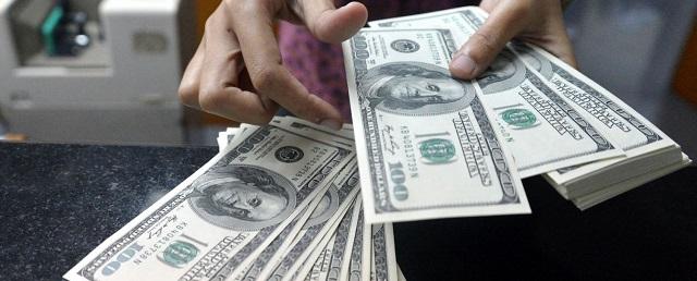 Эксперт спрогнозировал падение рубля и дал совет покупать доллары