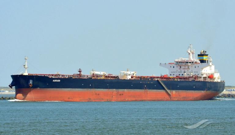 У берегов Саудовской Аравии на мине подорвался танкер с нефтью