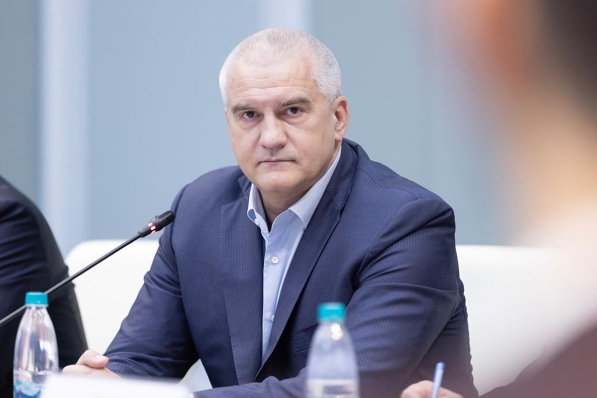 Аксенов выступил с предупреждением к «ждунам» на фоне задержаний в Крыму