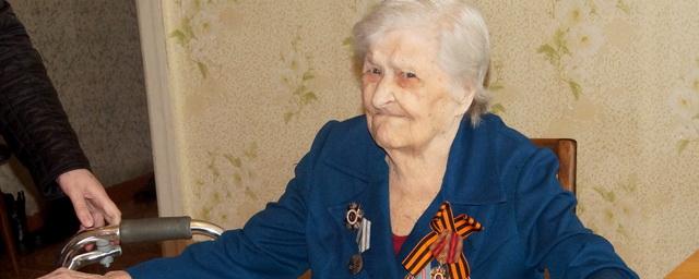 В Чебоксарах поздравили со 100-летием участницу ВОВ Елизавету Шакирову