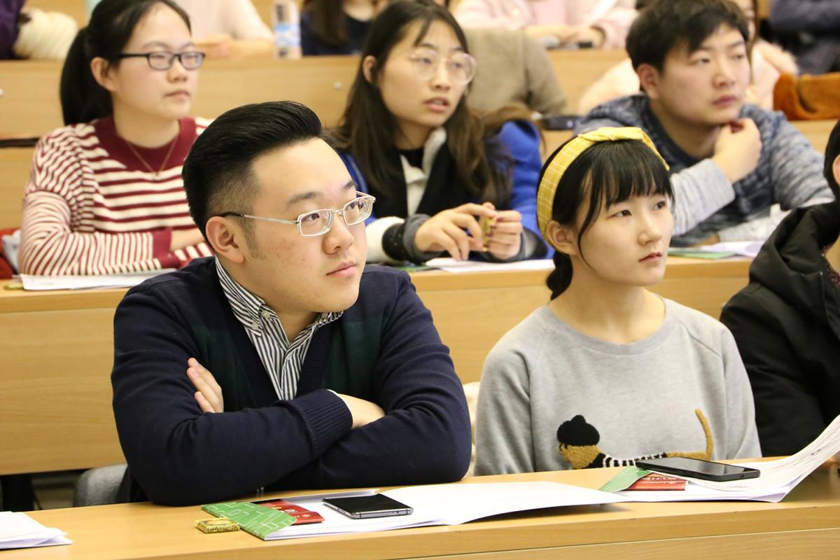 В США аннулировали более тысячи виз студентов и ученых из Китая