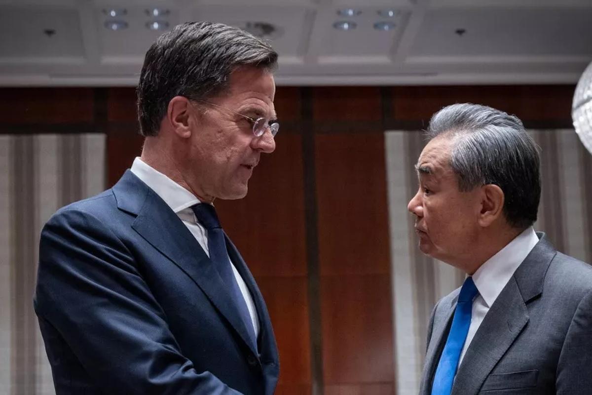 В КНР ответили на угрозы санкций США из-за России