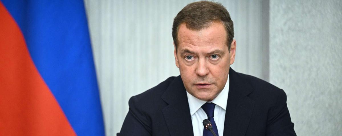 Дмитрий Медведев с иронией прокомментировал ситуацию с найденным в Белом доме кокаином
