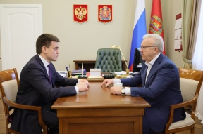 Котюков провел рабочую встречу с экс-губернатором Красноярского края Александром Уссом