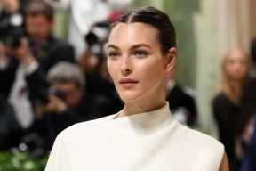 Возлюбленная ДиКаприо разделась для Vogue и рассказала о давлении славы