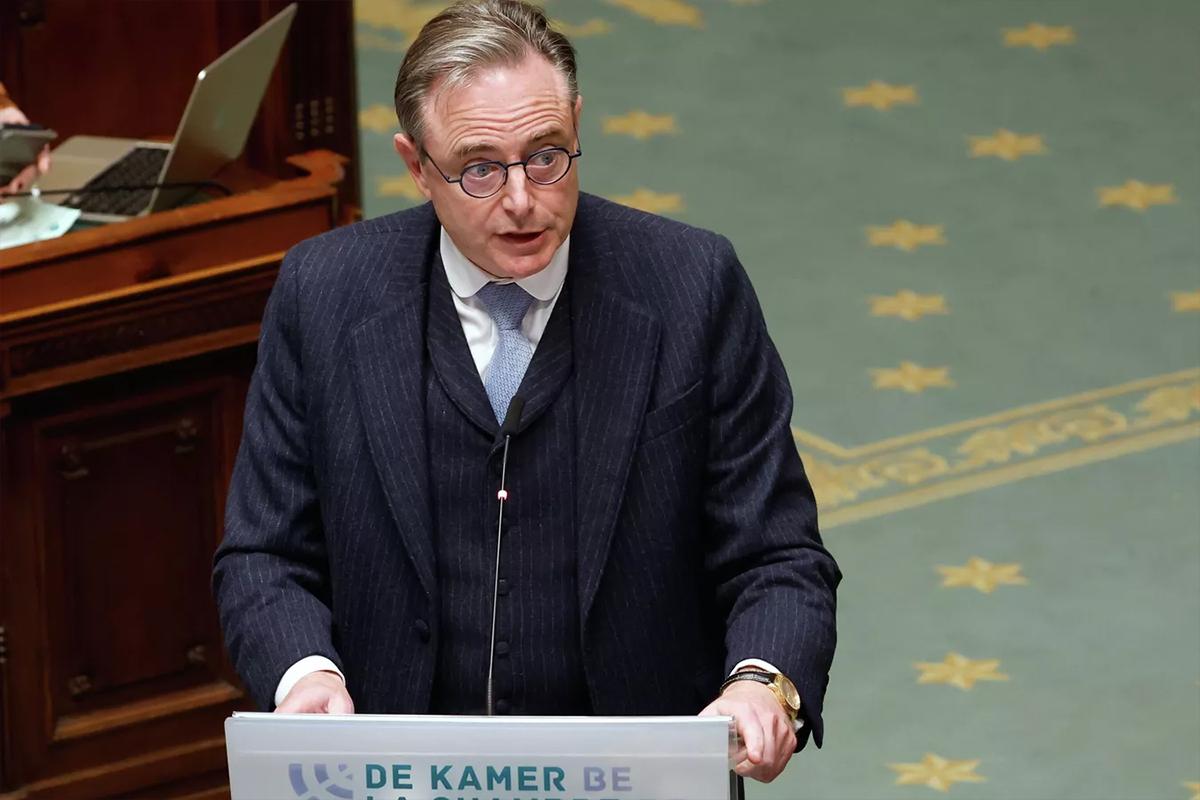 Диссиденты, валюта и F-16: как семейная история связала премьера Бельгии с Украиной