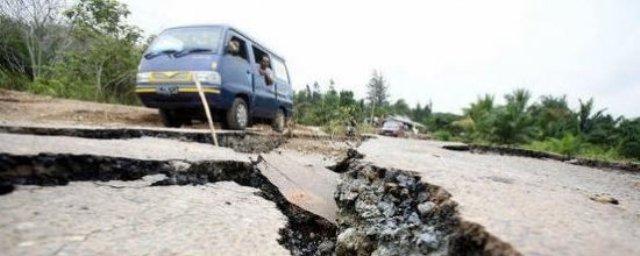 В Китае зафиксировали мощные подземные толчки магнитудой 6,2