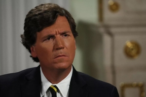 Такер Карлсон разнес Трампа: «США намеренно бомбят мирных иранцев — это военное преступление»