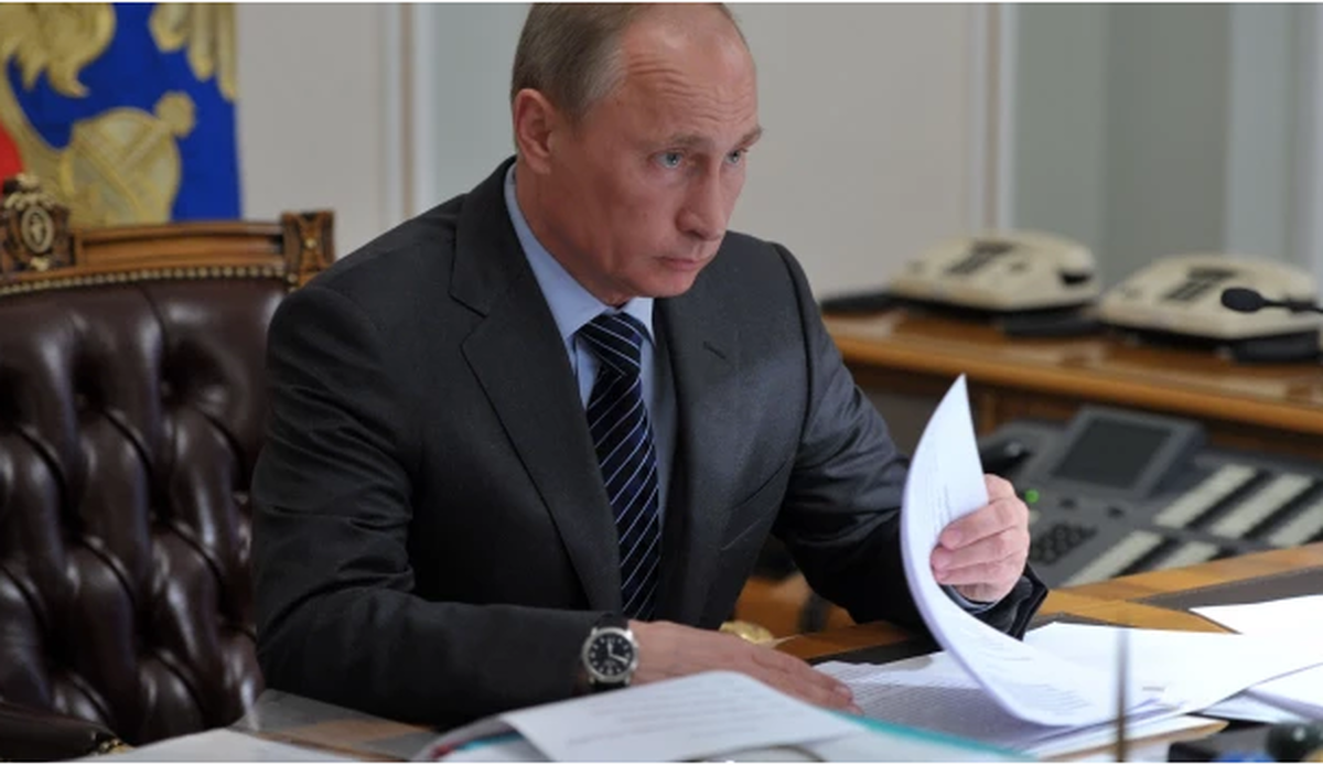 Путин отменил акцизы на дизельное топливо, получаемое из авиационного керосина, до мая 2026 года