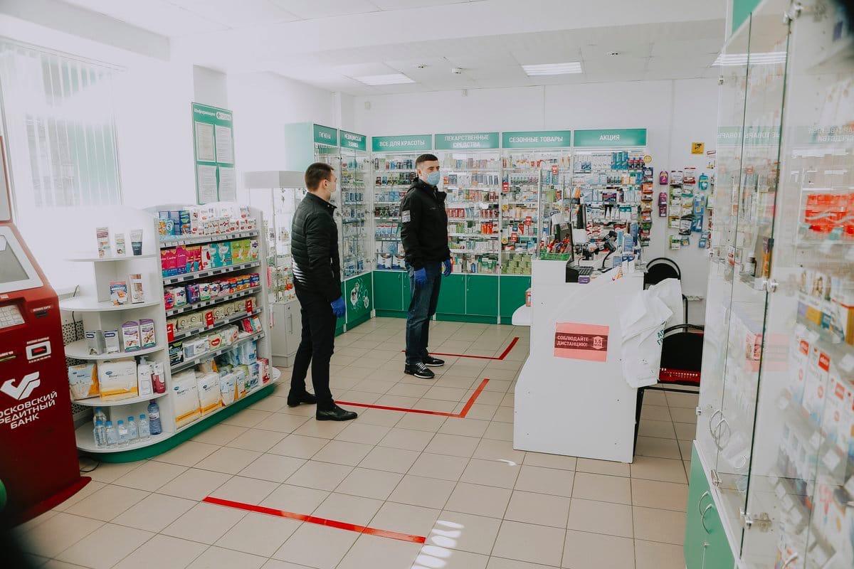 Глава г.о. Чехов Артамонов проинспектировал аптеки