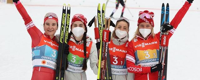 Женская сборная России по лыжным гонкам на эстафете заняла второе место на ЧМ