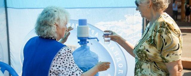 Жаркая погода в Туле стала причиной бесплатной раздачи воды