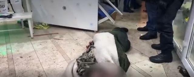 В Москве задержаны двое мужчин, которые удерживали заложницу в цветочном магазине