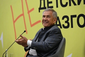 Минниханов: навыки работы с ИИ необходимы каждому госслужащему Татарстана